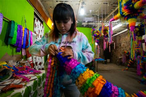 pinaytwa|In Mexico, piñatas are not just child's play. They're a 400.